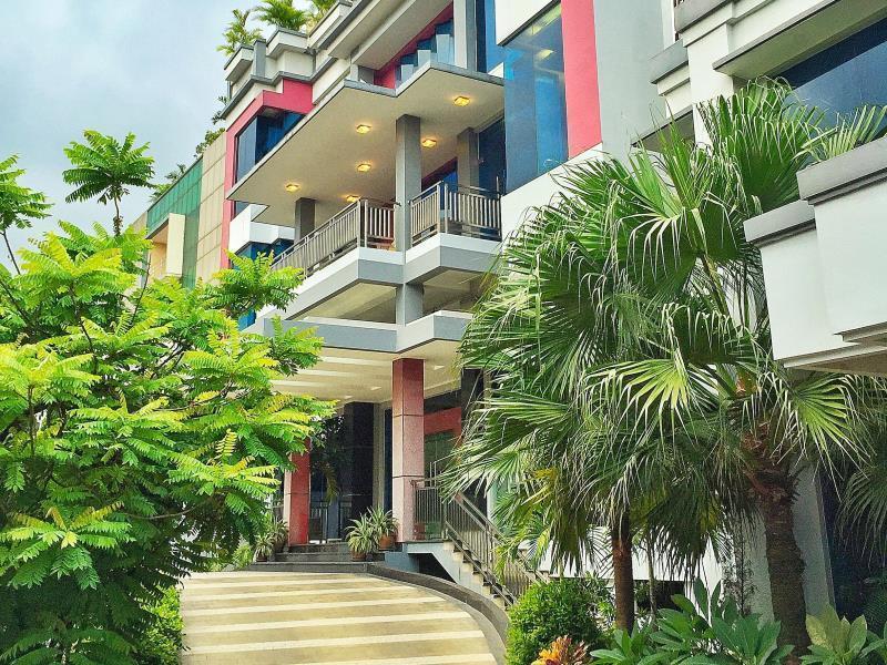 Sahati Hotel Yakarta Exterior foto