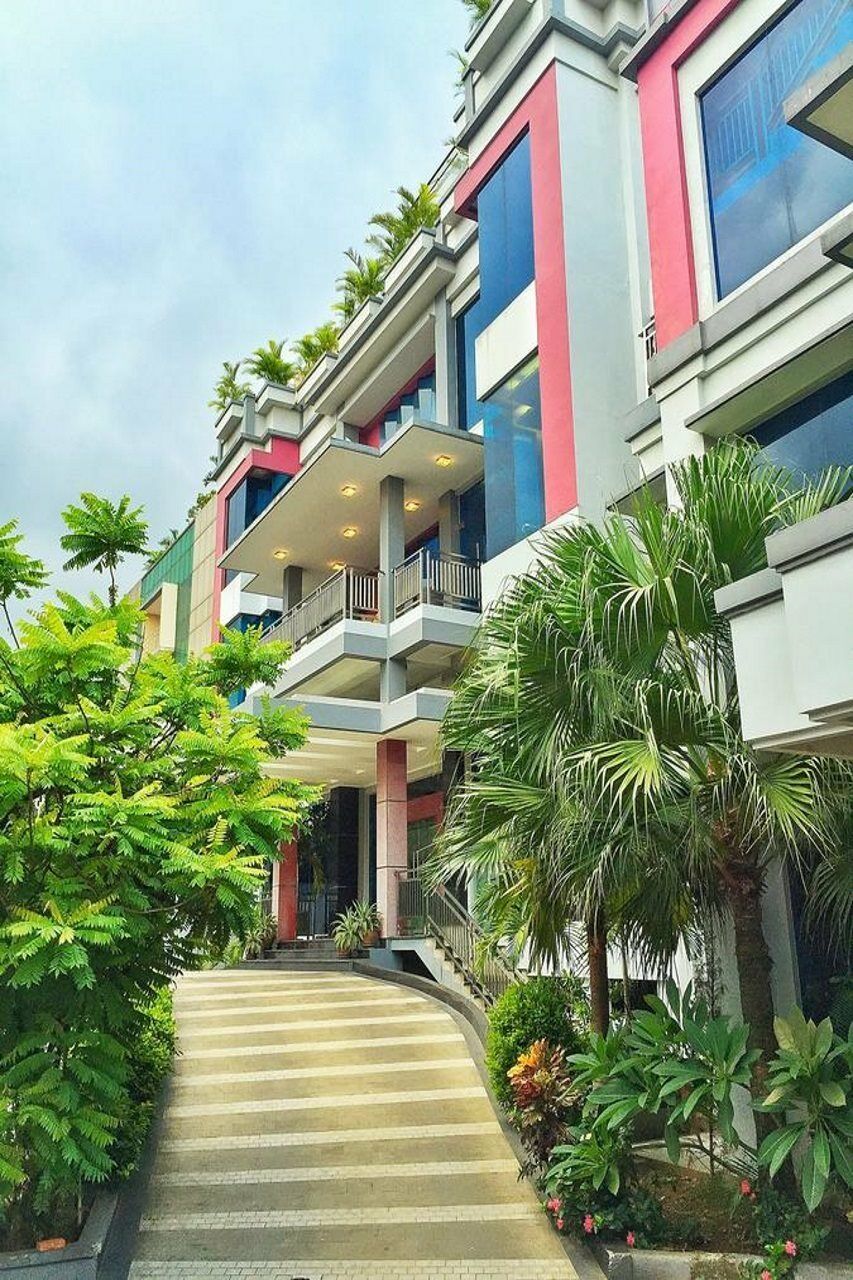 Sahati Hotel Yakarta Exterior foto